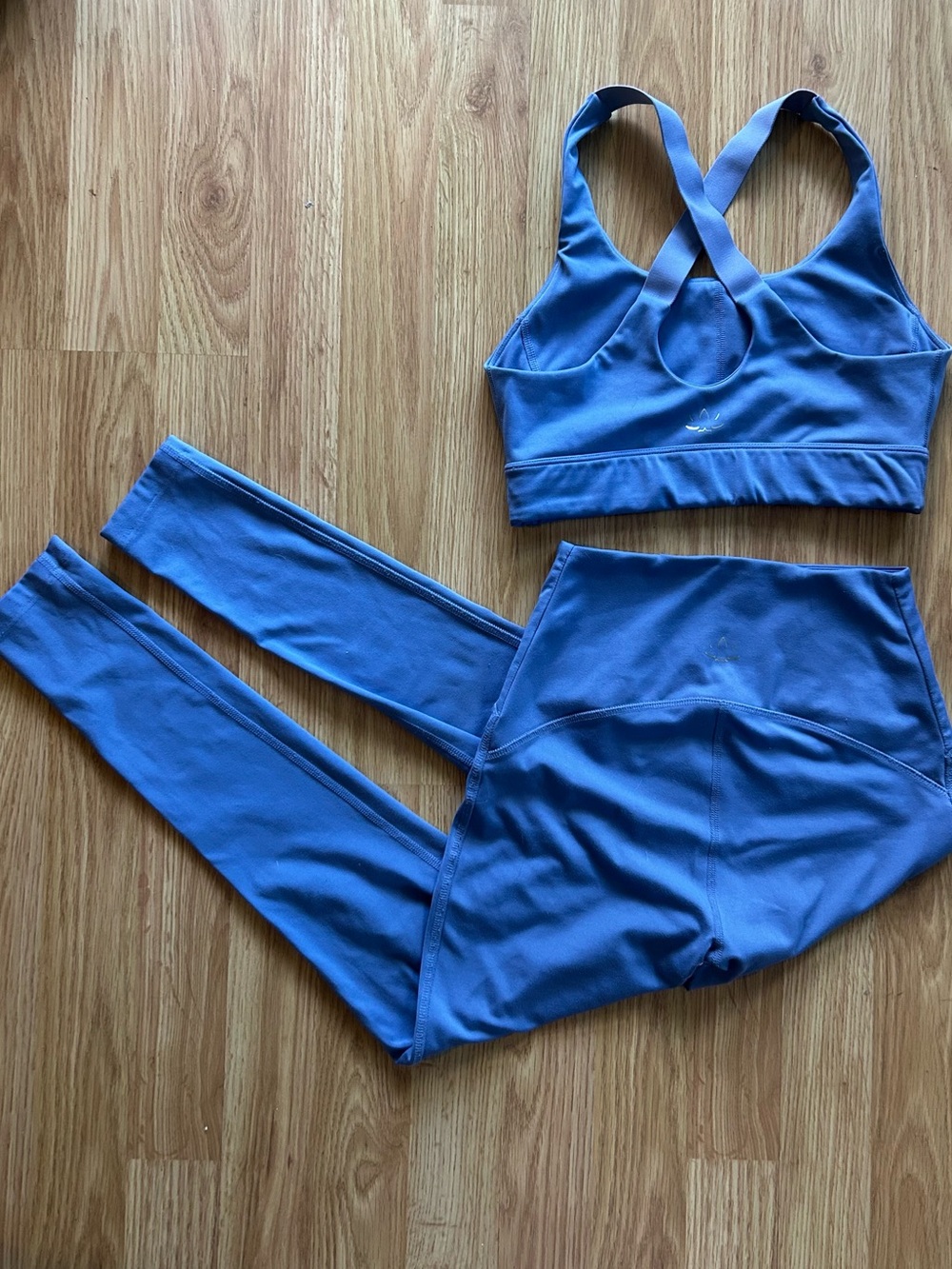 Beyond Yoga Set - Picture 2 of 6